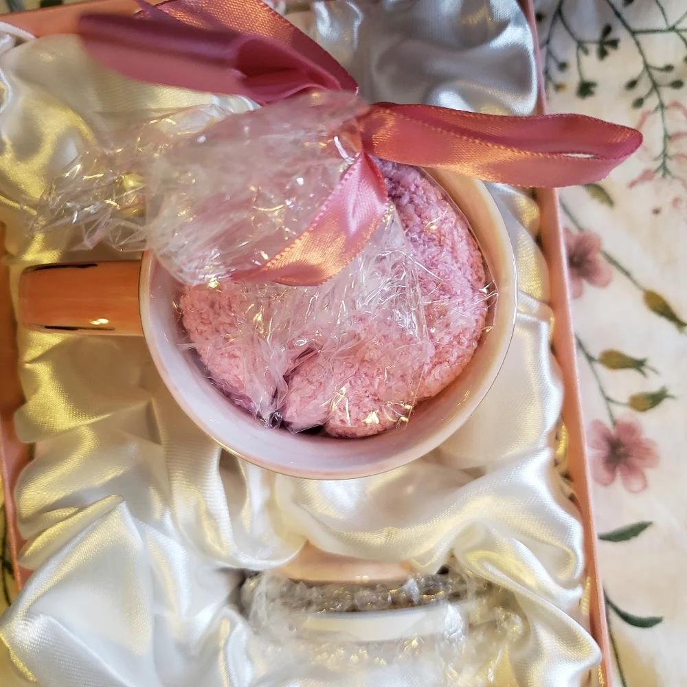 NIB Boss Lady Gift Box Set, Mug, Lid, Coaster, Spoon, Socks, Card